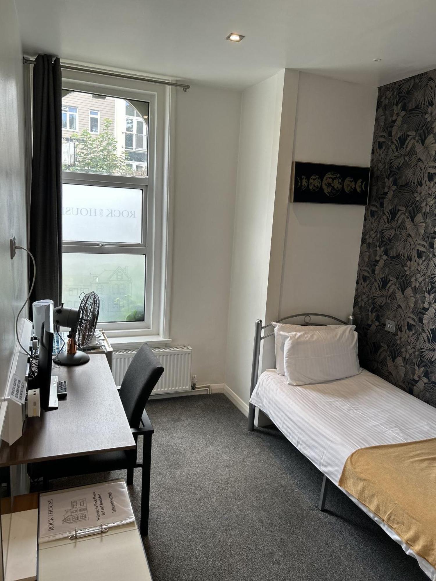 Rock House Bed And Breakfast Maidstone Ngoại thất bức ảnh